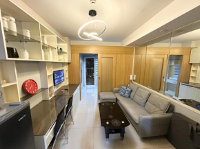 Kathys crib 38sqm with big balcony pool view